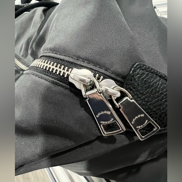 Coach Bag - Picture 2 of 9